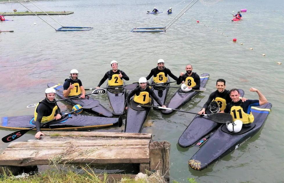 Canottieri San Miniato in luce con il team della canoa polo
