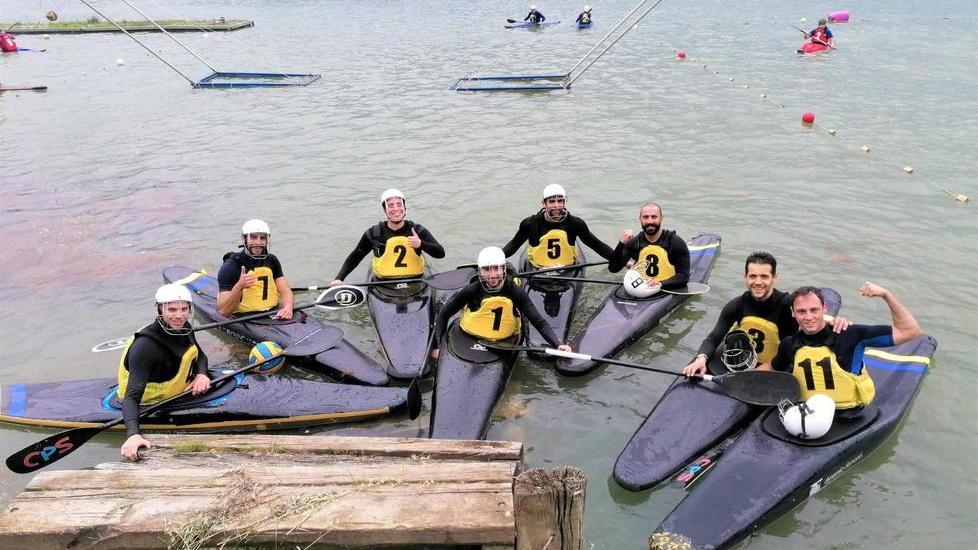 Canottieri San Miniato in luce con il team della canoa polo