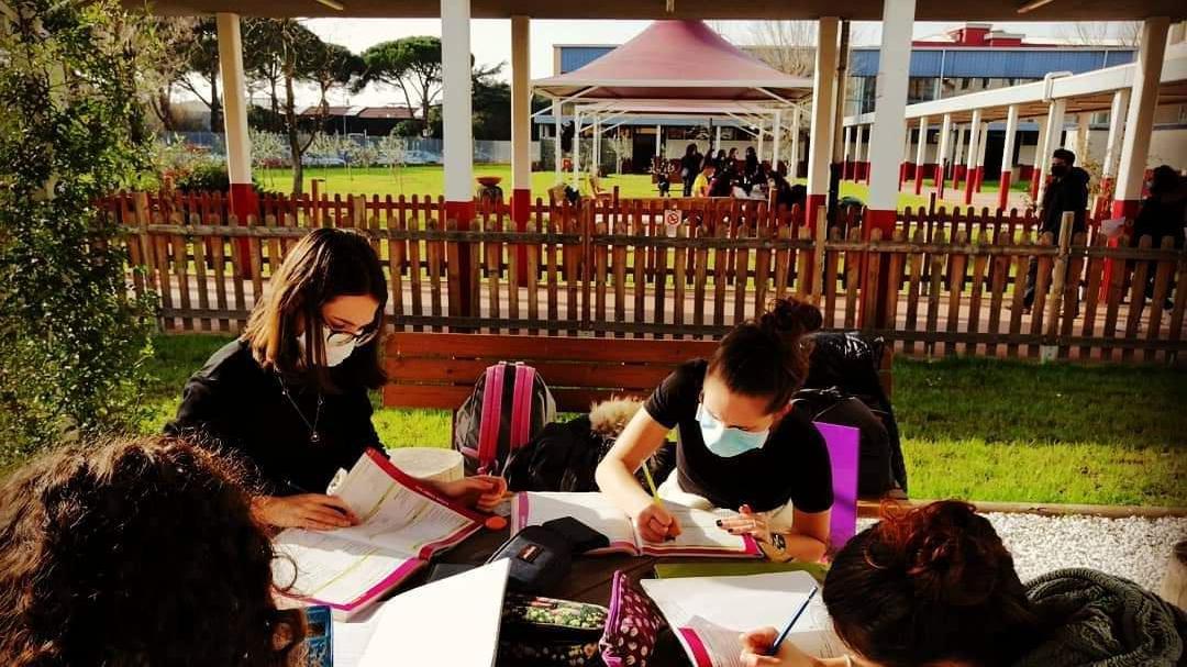 Ecco le scuole di Pistoia aperte anche d’estate: pioggia di soldi per le attività di 33 istituti