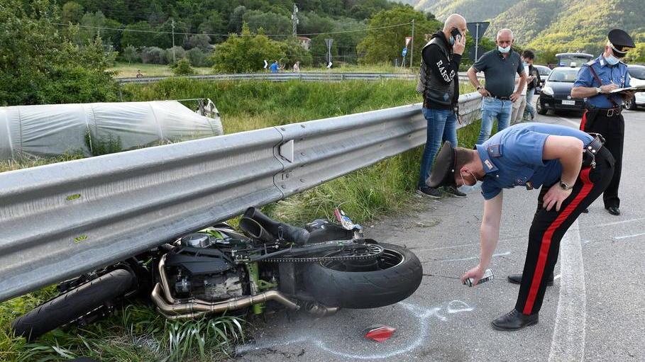 Scontro tra moto: quattro feriti