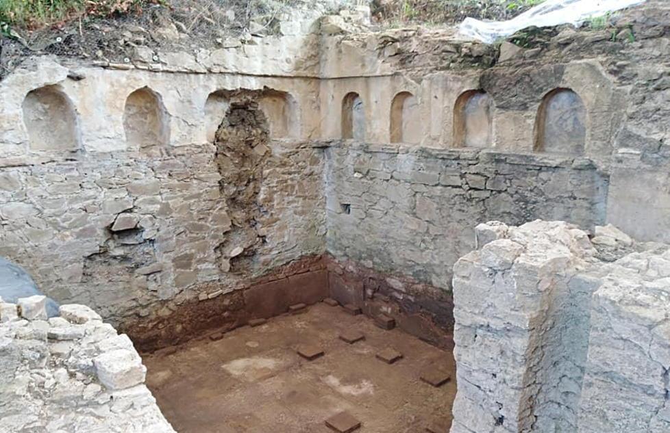 Rilievi al balneum poi si comincerà con l’arte del restauro 