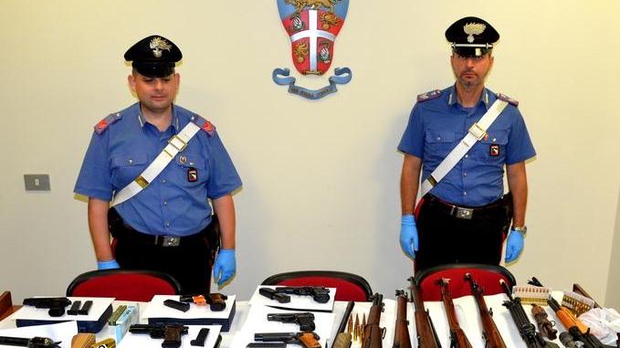 Arsenale di armi rubate, quinto arrestato