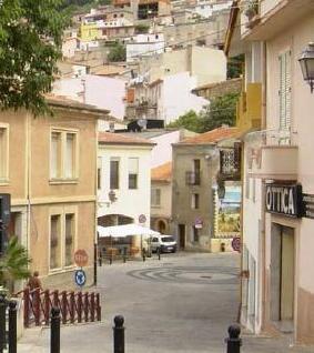 Scarico merci impossibile, i commercianti protestano 