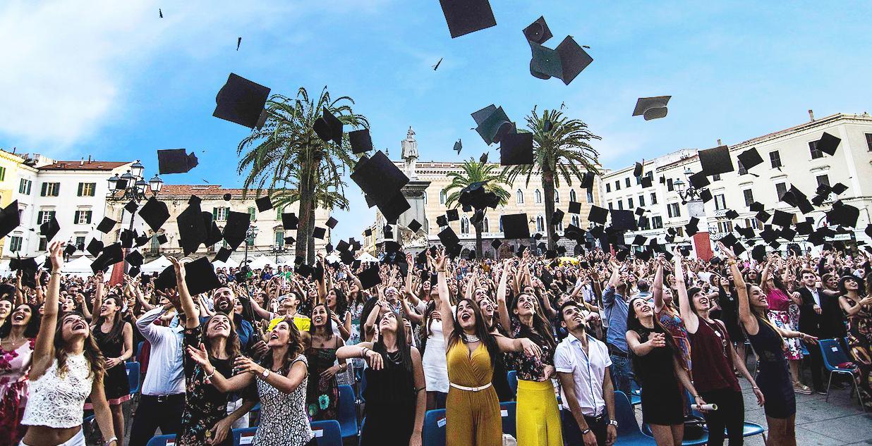 «Vaccini a tutti gli studenti per riaprire in ottobre» 
