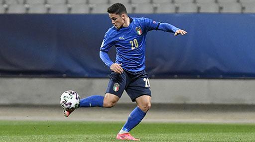 Il gioiellino del Sassuolo in azione con la maglia della nazionale