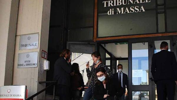 Primo atto del processo sulla coop apuana