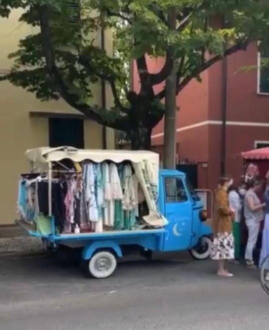 Venditrici itineranti multate per la sosta durata più di un’ora 