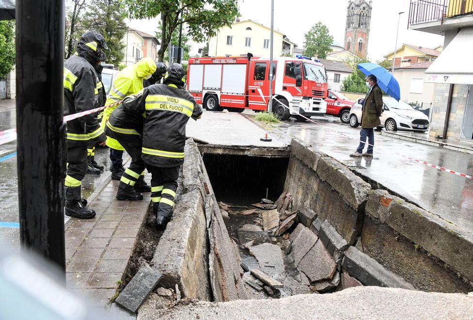 Pista ciclabile crollata Tre mesi di lavori sul viale San Concordio