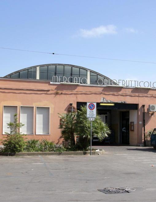 Due anni di lavori per ristrutturare il mercato di via Italica 