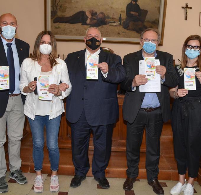 Stop alle truffe agli anziani Ecco la campagna che li aiuta