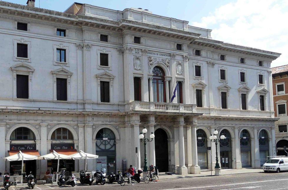 Giocattoli a rischio e vestiti “pericolosi” 