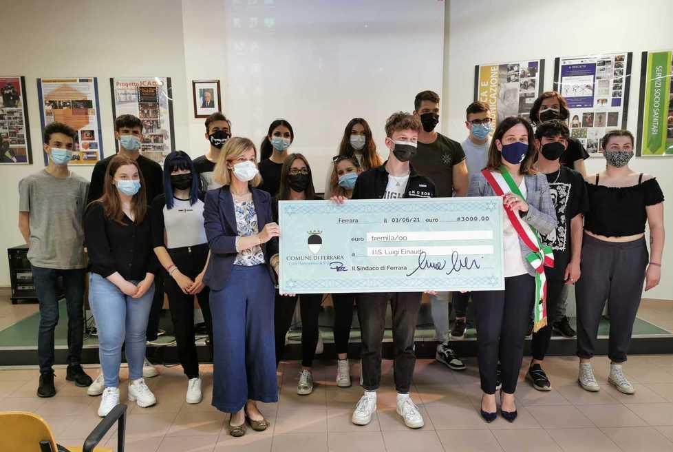 Contro le truffe agli anziani si mobilitano gli studenti L’invito: «Io non ci casco»