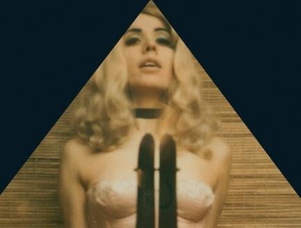 Pittura, moda e fotografia nel percorso Mollino/Insides