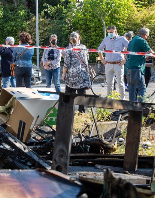 A fuoco nella notte la Camera del lavoro Migliaia di documenti andati distrutti 