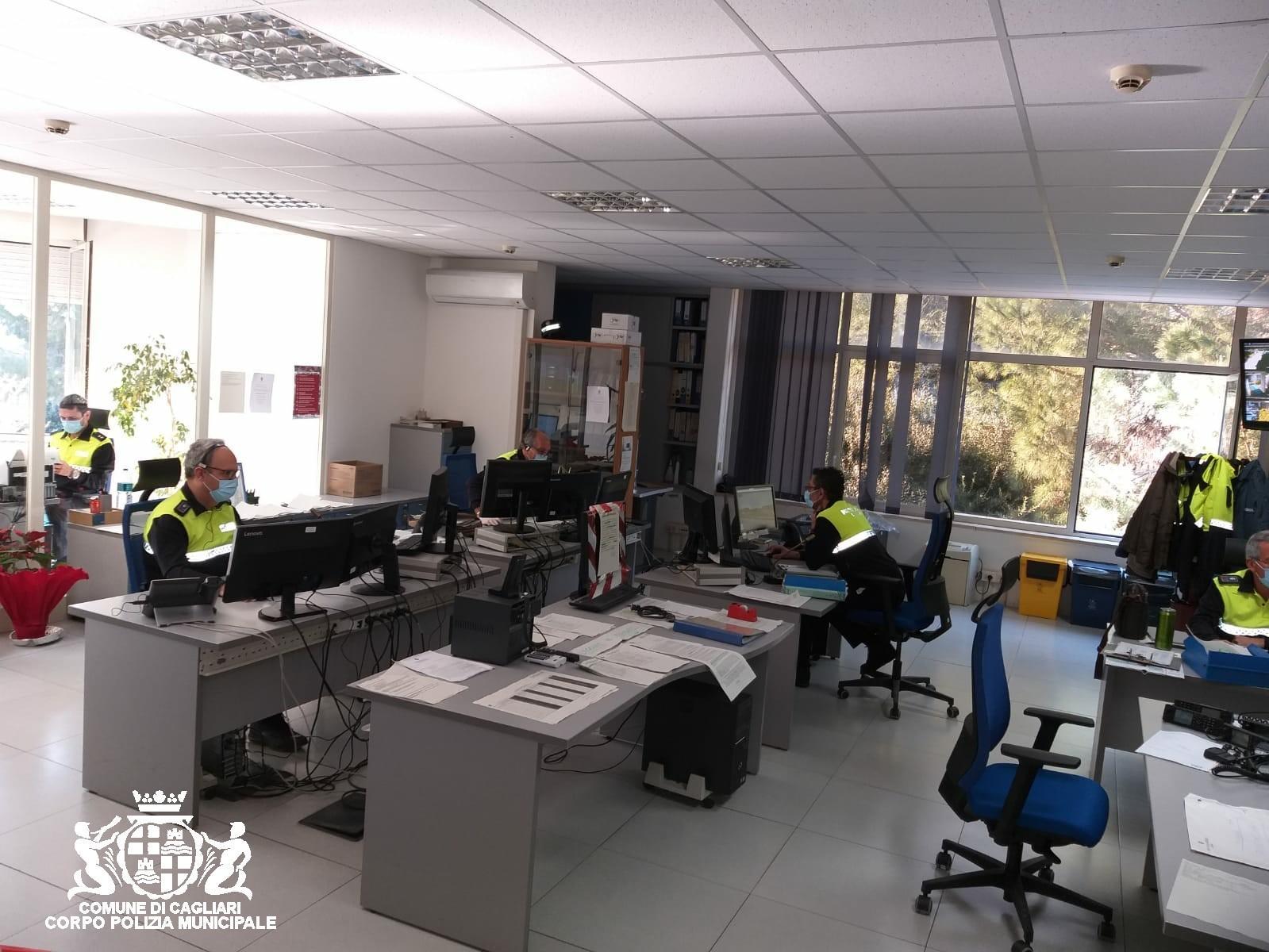 Investe con lo scooterone un pedone e scappa, nel pomeriggio telefona alla polizia