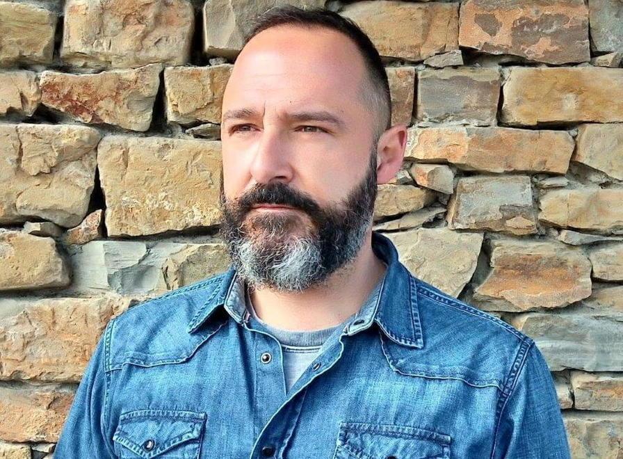 Divier Nelli presenta il suo ultimo libro alla libreria Mondadori