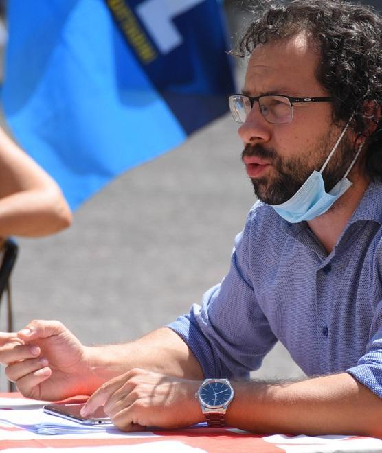 Sindacati: «Il patto per la scuola si è rotto» In 60 hanno titolo ma le cattedre sono 350 