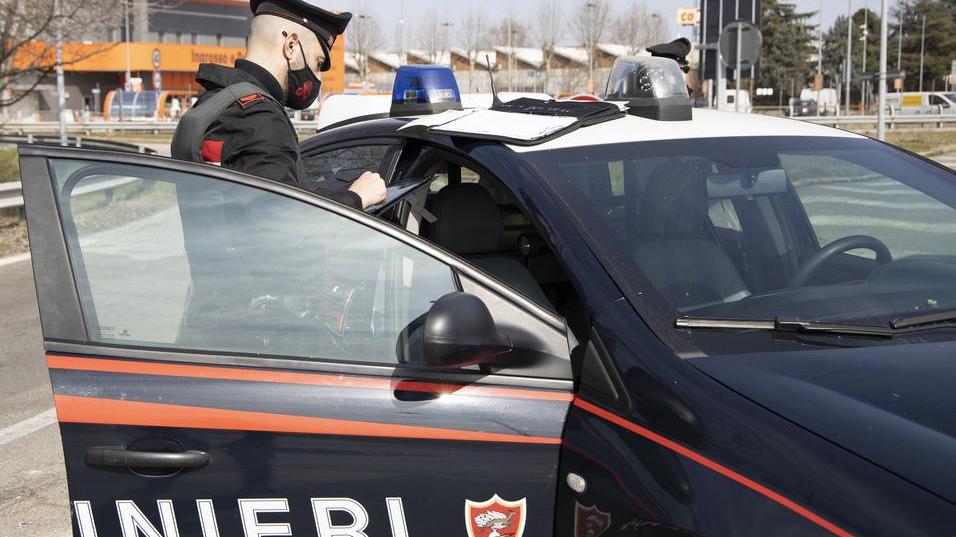 «Paga o ti brucio la ditta» Si fa consegnare il denaro ma viene arrestato