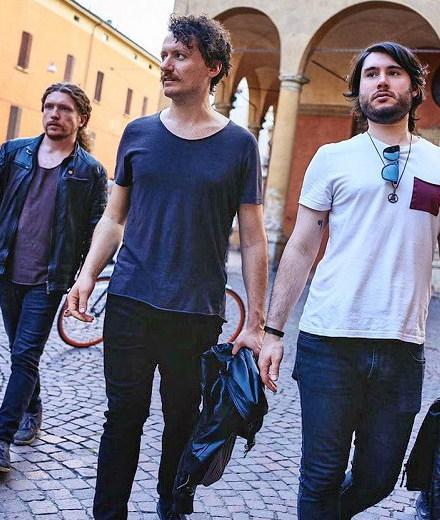 Concerto dei Kaos India nel cuore del parco Ferrari