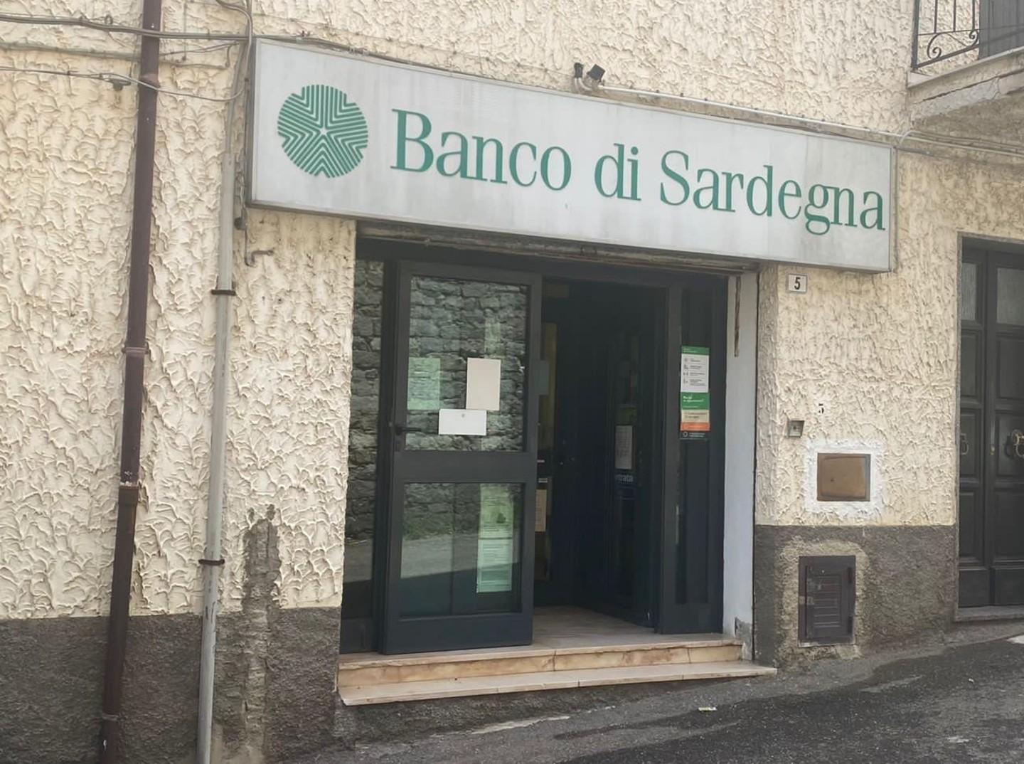 Burgos, il Banco riduce le giornate di apertura 
