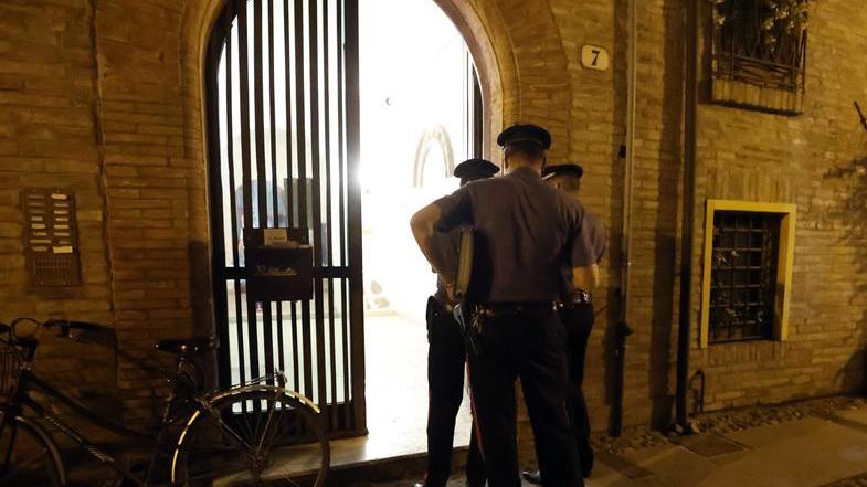 Ferrara. Una spedizione punitiva di tunisini: «Sei un infame». E viene accoltellato