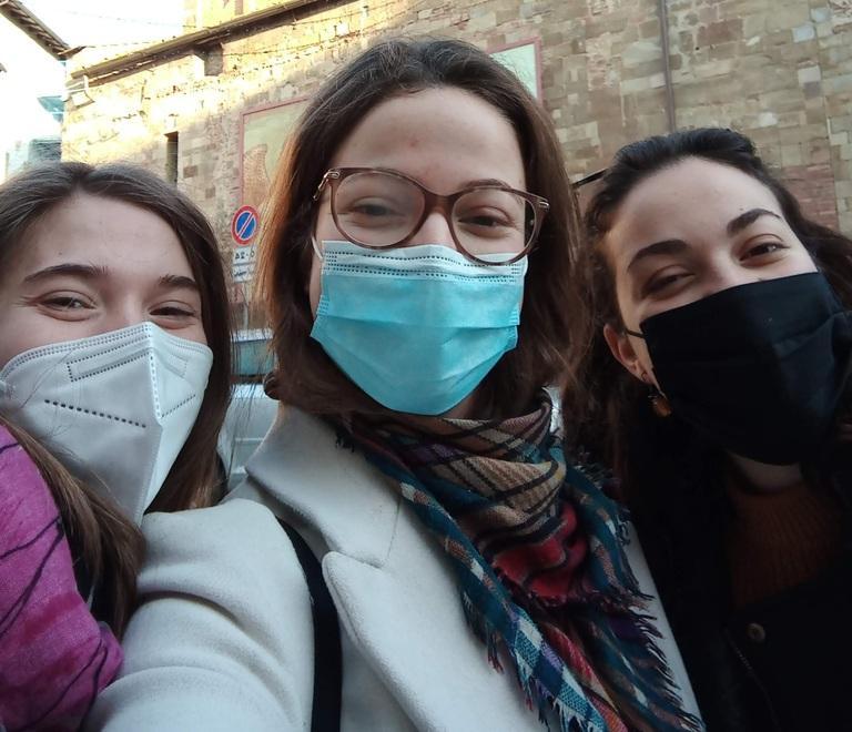 Da sinistra Francesca Donati, Vittoria e Giulia Giaganini
