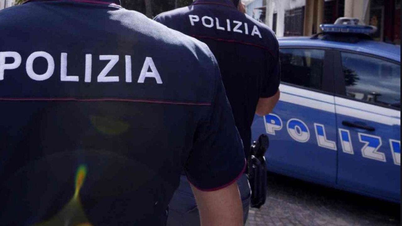Agenti della polizia di Stato (foto d'archivio)