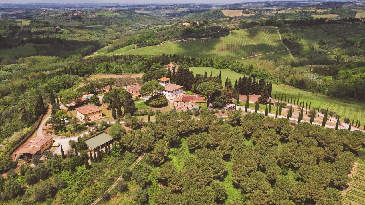 Una veduta dal drone della tenuta di Sticciano nella frazione di Fiano (Certaldo)