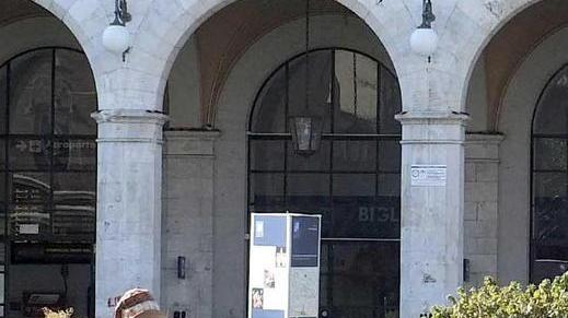 Pestato a sangue in zona stazione per una tentata rapina