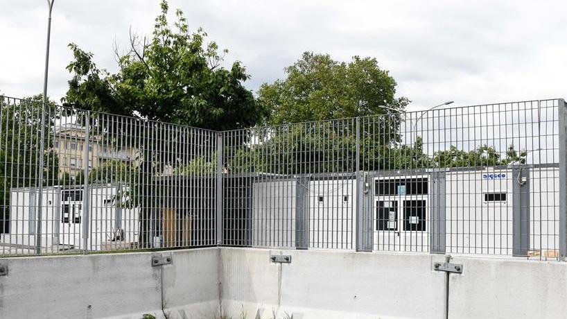 La rabbia degli studenti nei container Menesini chiede a Giani un sopralluogo