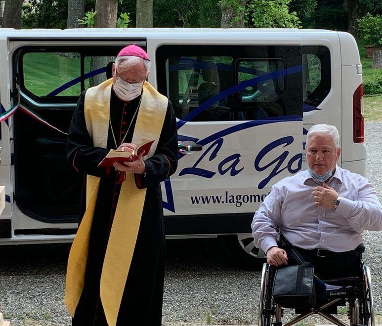 La Gometa festeggia il pulmino al Portoghesi 