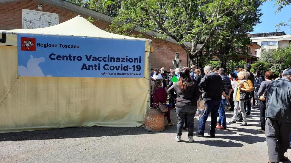 Vaccini fino a mezzanotte per un’ulteriore accelerata
