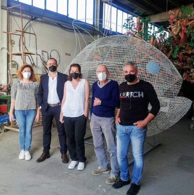 Pesce mangia-plastica In spiaggia la campagna di sensibilizzazione