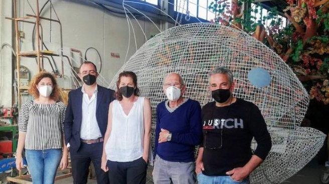 Pesce mangia-plastica In spiaggia la campagna di sensibilizzazione