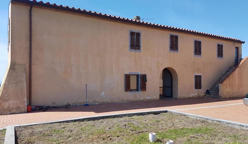 Casale dei Poggetti, altri 250mila euro per sistemare una cattedrale nel deserto 