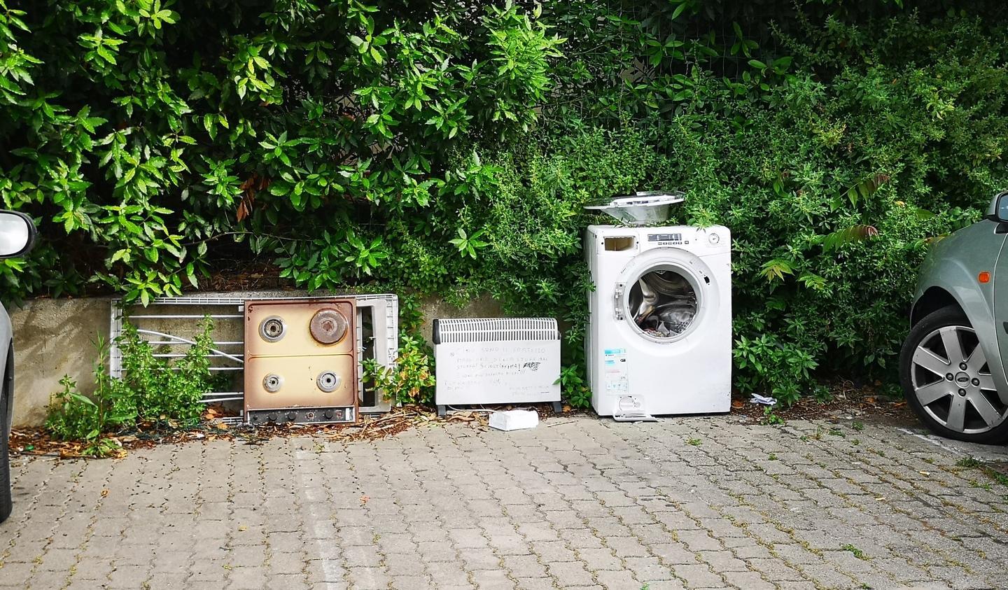 «Rifiuti, ora basta con gli incivili» 