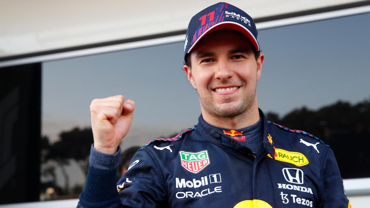 La gioia del messicano Sergio Perez, vincitore a sorpresa a Baku