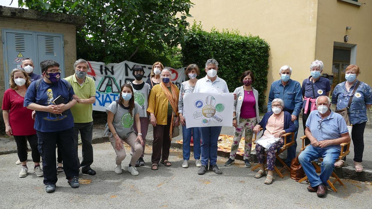 Il sit in dei movimenti ambientalisti pratesi alla Gida