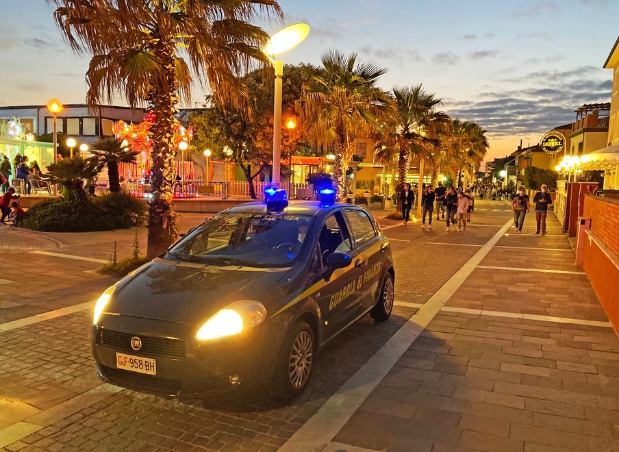 Controlli anti rissa di sera a Marina di Cecina: nel fine settimana movida promossa 