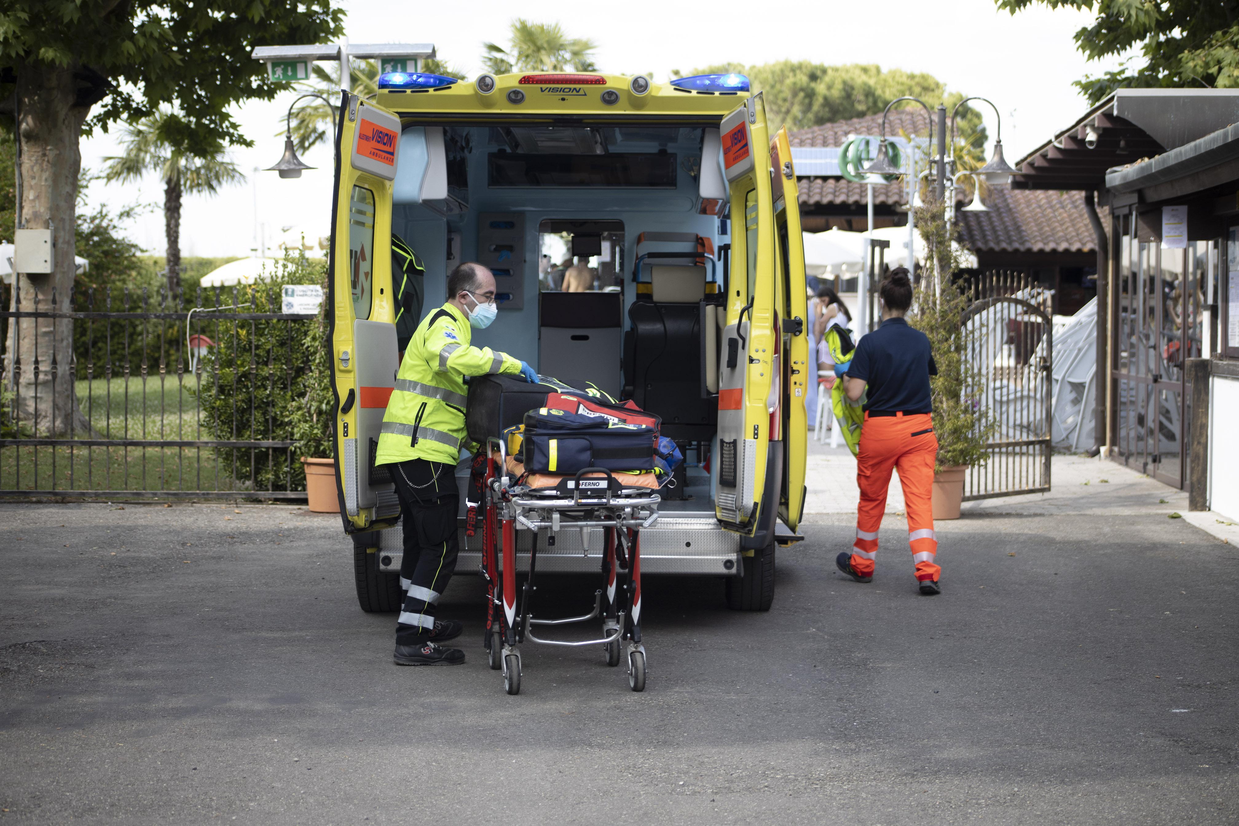 Bastiglia Morto il ragazzo di 14 anni svenuto in piscina Gazzetta di Modena
