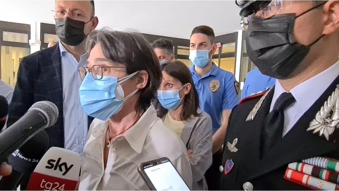 Il procuratore reggente Isabella Chiesi, la pm Laura Galli e il colonnello dei carabinieri Stefano Bove