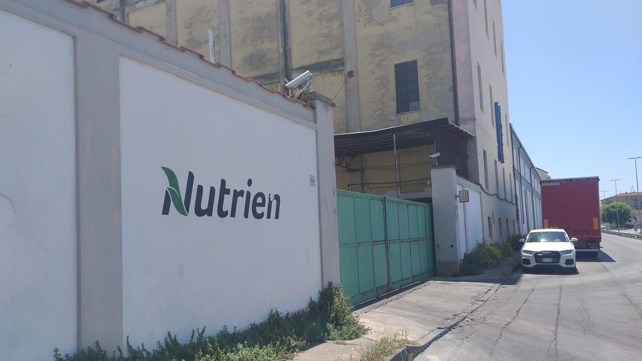 L'ingresso dello stabilimento produttivo Nutrien di via delle Cateratte
