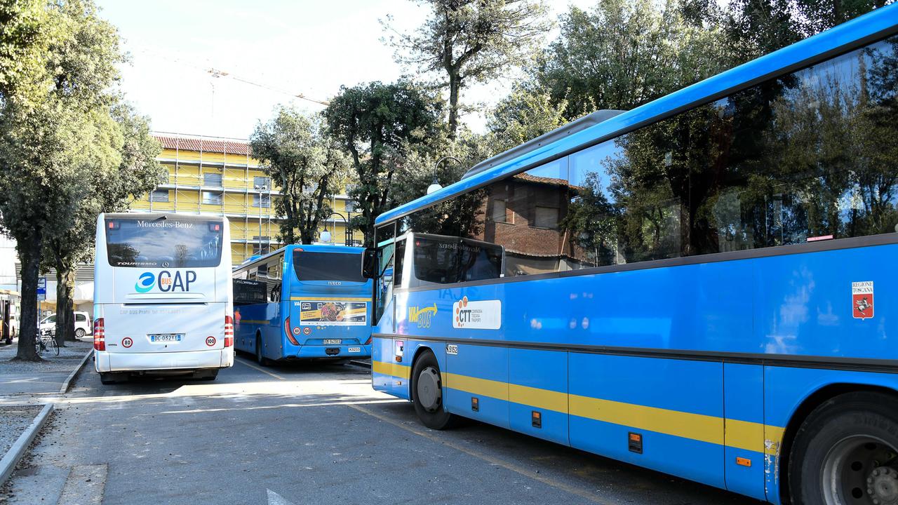 Controllori offesi e insultati da chi non paga il biglietto
