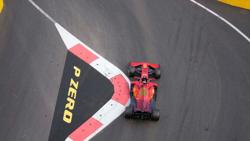 La rabbia di Max: oggi odio questo sport Lewis: un mio errore