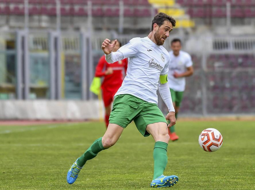 Il cuore della Pro Livorno batte per Niccolai la vittoria più bella è dedicata al mister 