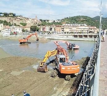 Insabbiamento del porto canale «I ritardi sono tutti del Comune»