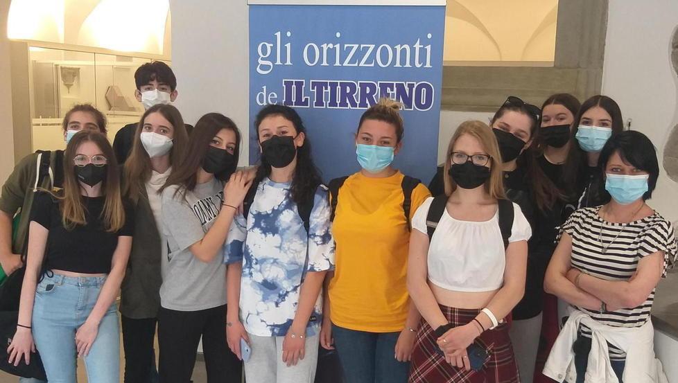 Due classi dell’Itcs Pacini in visita alla redazione pistoiese del Tirreno