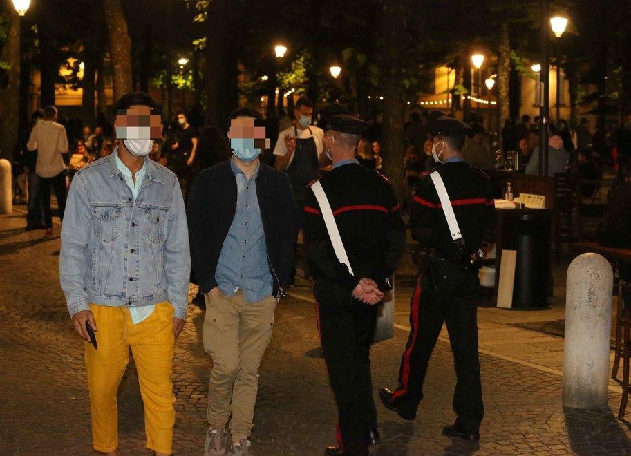 Rissa in piazza Fontanesi: cinque denunciati 