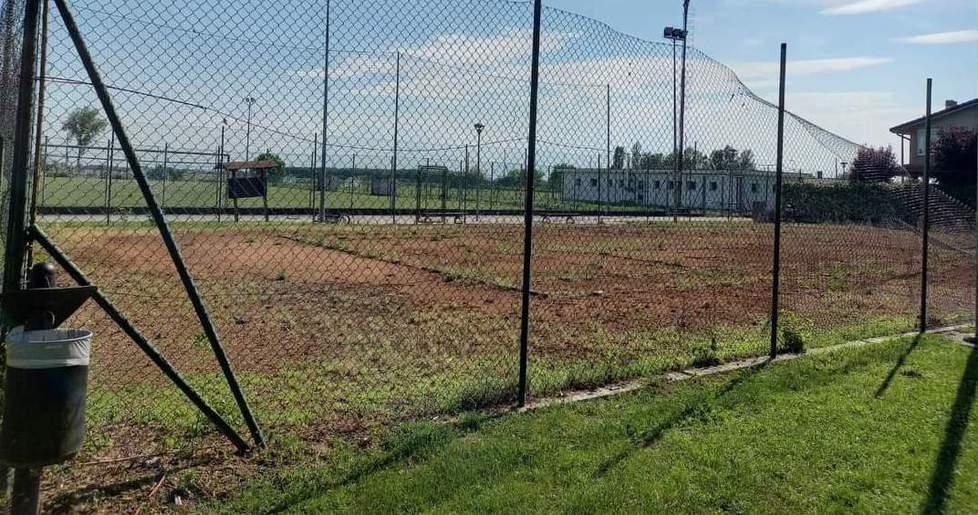 Tennis, campo abbandonato