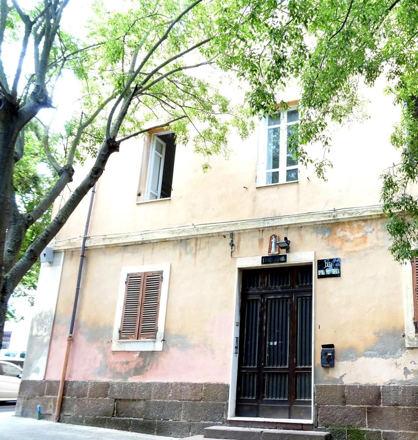 I lavoratori che hanno pignorato le rette: «C’è un disegno per mandarci via»
